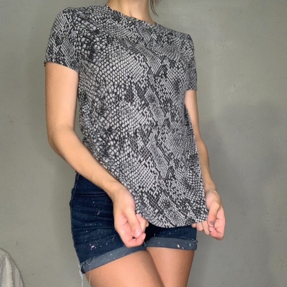 Snake skin basic tee - Picture 2 of 5